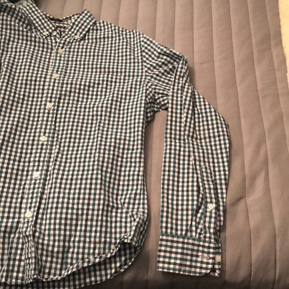 Men’s J. Crew Button Down - Picture 2 of 4